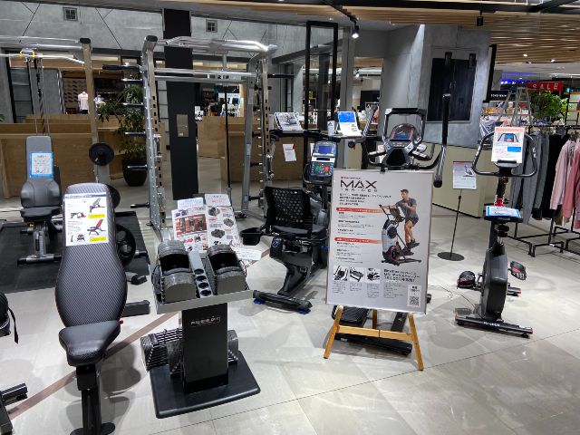 フィットネスショップ店内売り場